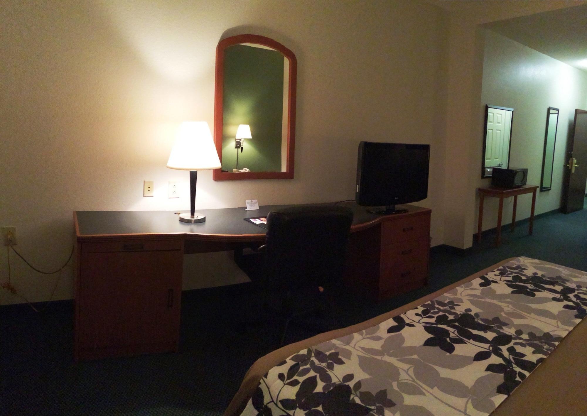 Sleep Inn & Suites Danville Hwy 58 Buitenkant foto