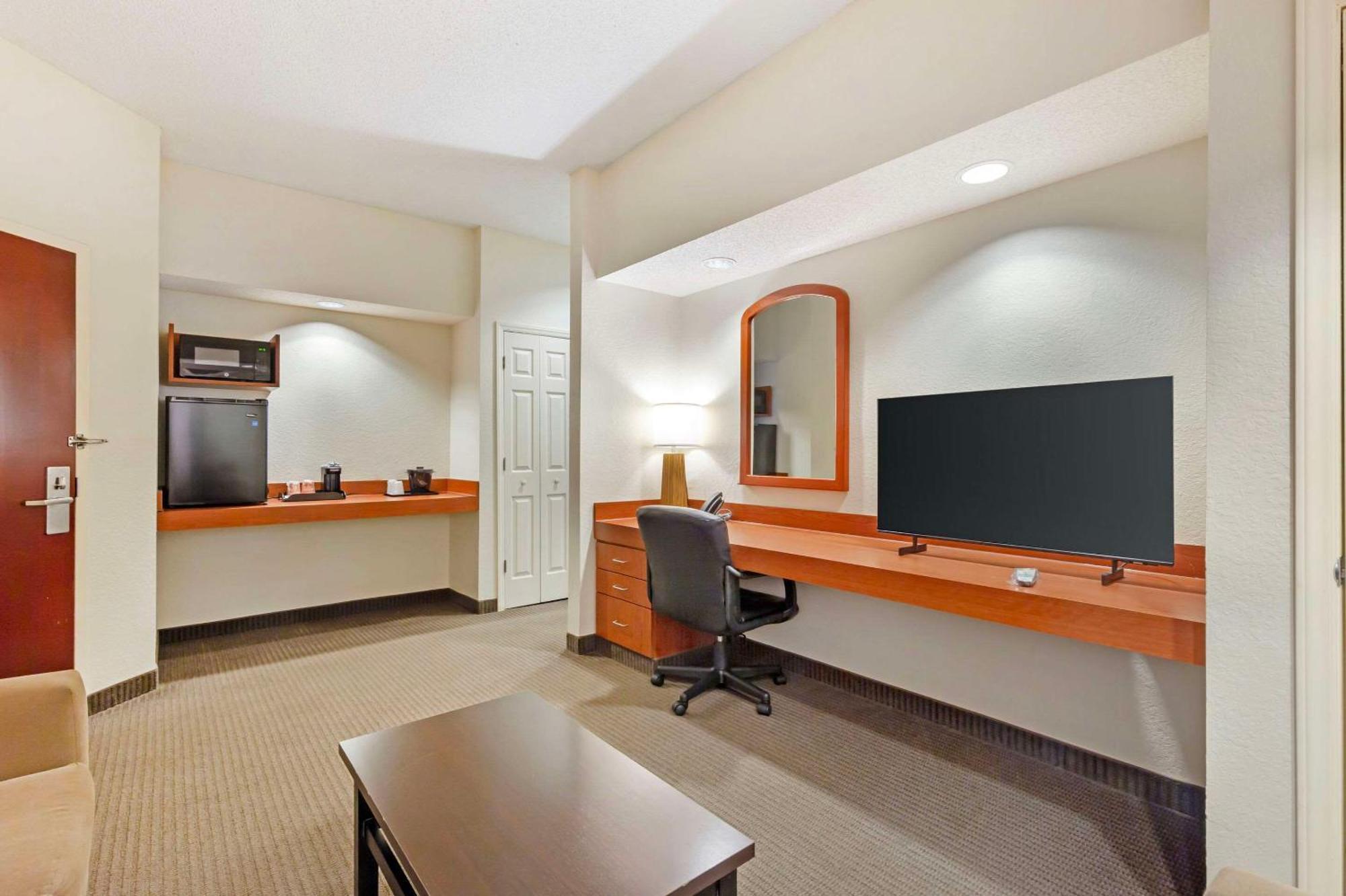 Sleep Inn & Suites Danville Hwy 58 Buitenkant foto