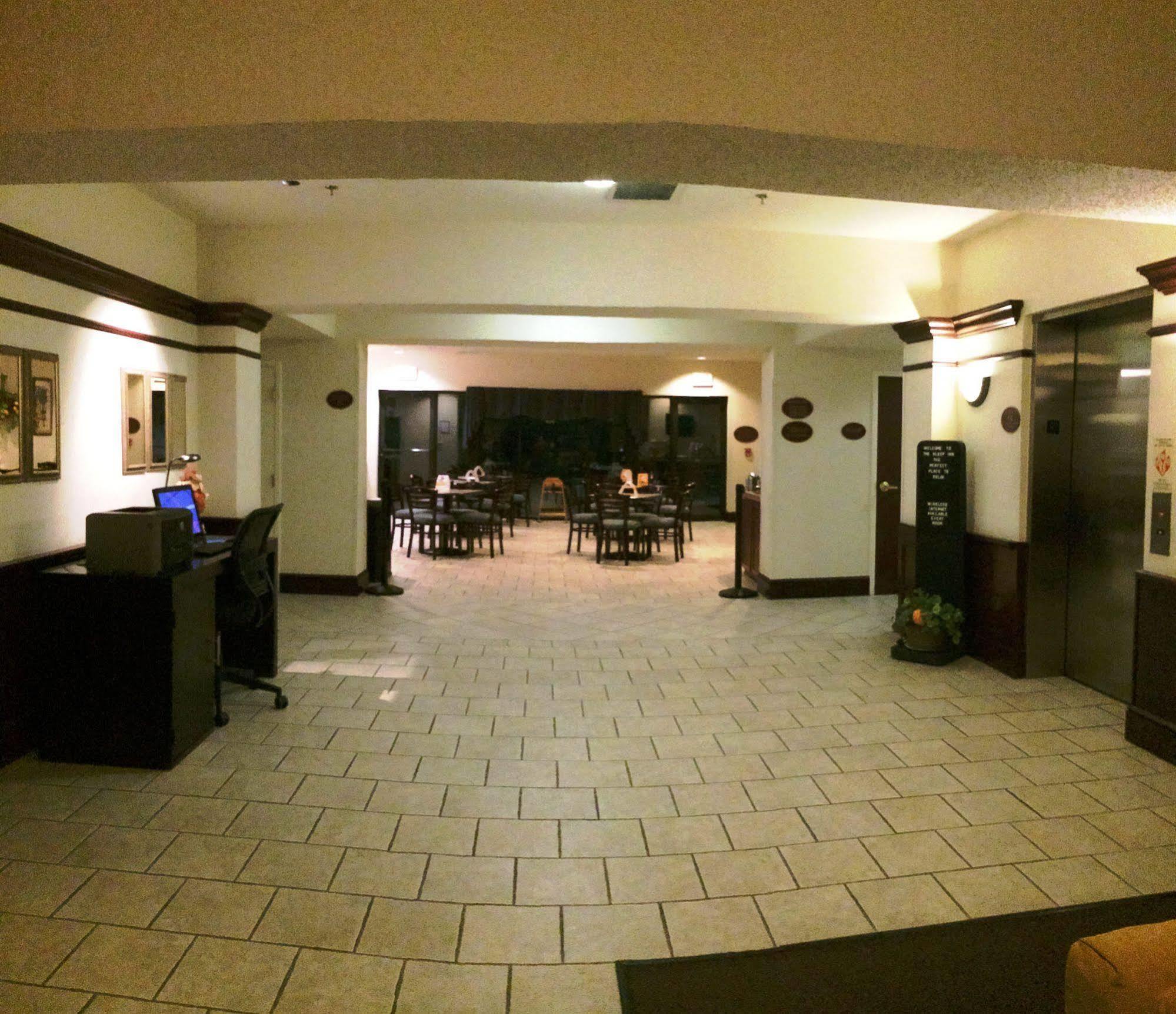 Sleep Inn & Suites Danville Hwy 58 Buitenkant foto